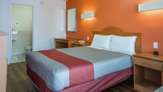 1 Queen Bed | Mobil Access Tub Smk Micfridg