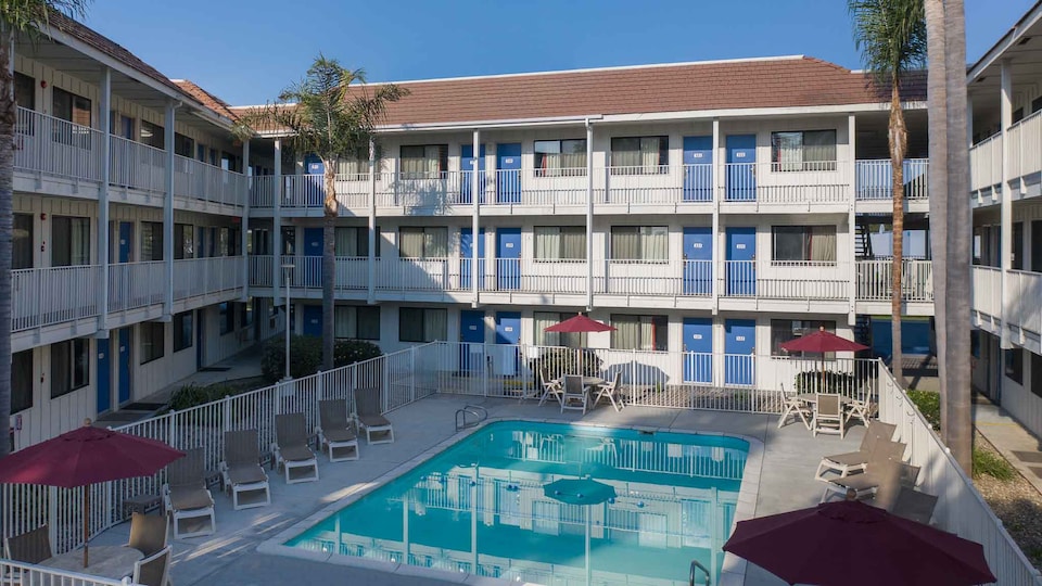 Motel 6 Carpinteria, CA - Santa Barbara - North, Carpinteria, Carpinteria