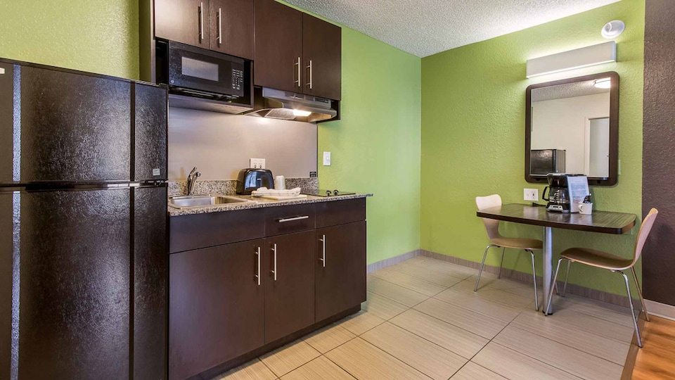 Studio 6 Extended Stay - Coral Springs, FL - Fort Lauderdale, Coral Springs, Coral Springs