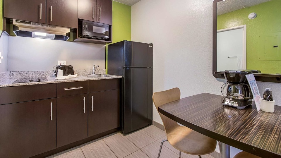 Studio 6 Extended Stay - Coral Springs, FL - Fort Lauderdale, Coral Springs, Coral Springs