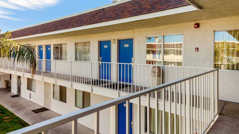 Motel 6 Phoenix, AZ - North Bell Road, Phoenix Central AZ, Phoenix