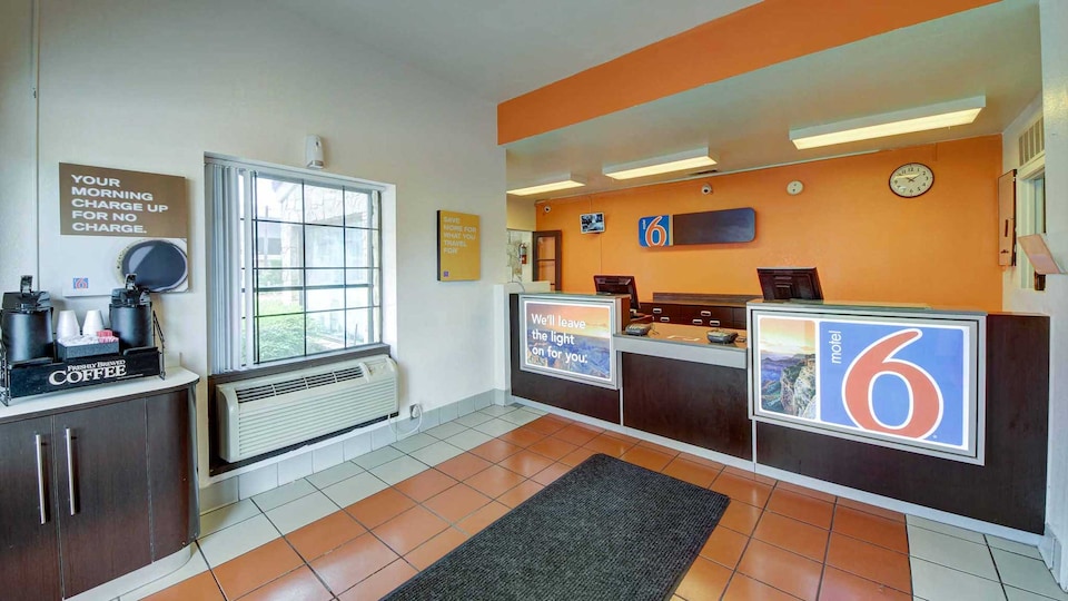 Motel 6 San Antonio, TX - Downtown - Market Square, C78204, San-Antonio