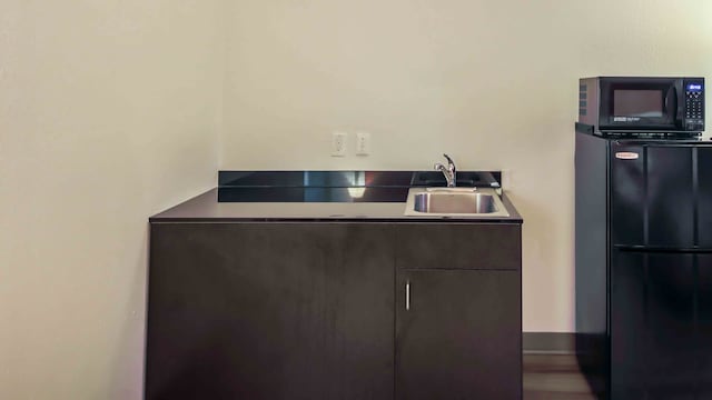 2 Queen Beds | Non-Smoking, Kitchen