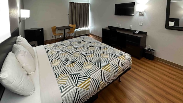 1 King Bed | Hearing Accessible