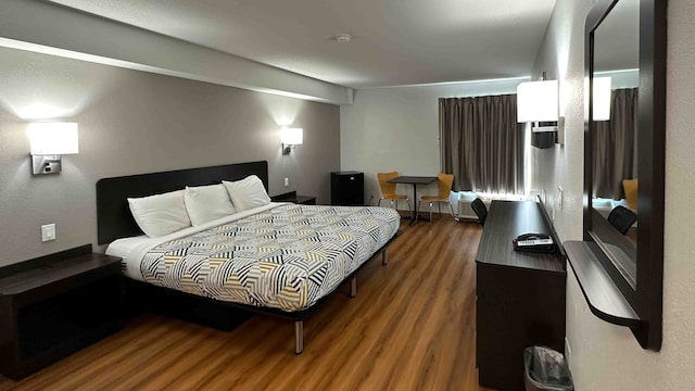 1 King Bed | Smoking, Micfridge