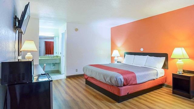 1 Full Bed | Non-Smoking, Micfridge