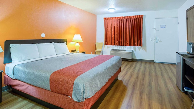 1 King Bed | Smoking, Micfridge