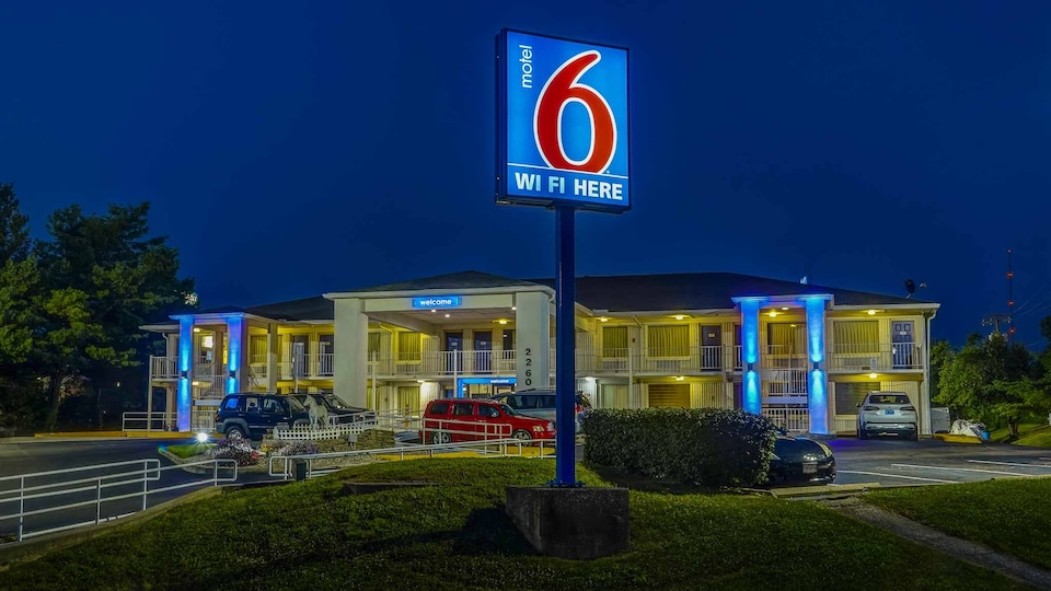 Motel 6 Lexington, KY - East I-75, C40505, Lexington