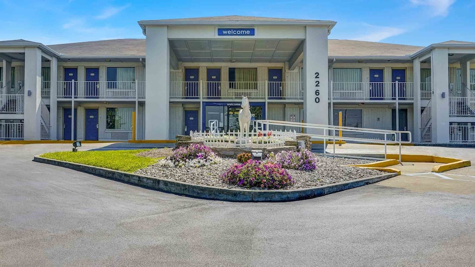 Motel 6 Lexington, KY - East I-75, C40505, Lexington