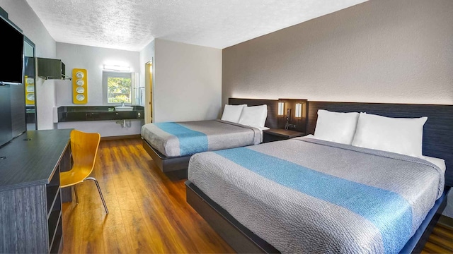 2 Queen Beds | Mobility Accessible Tub Nsmk