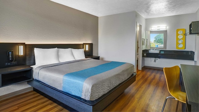 1 King Bed | Non-Smoking