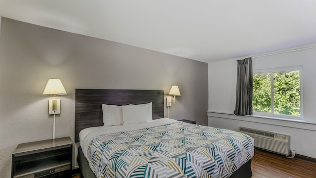 1 KING BED | MOBILITY ACCESSIBLE TUB, NSMK