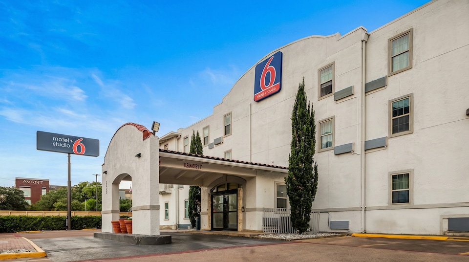 Studio 6 Suites Dallas, TX - Downtown, C75204, Dallas