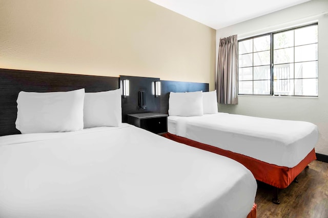 2 Queen Beds | ADA/RI Shower/Micfridge