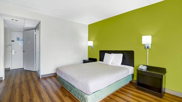 1 King Bed | Smoking, Micfridge