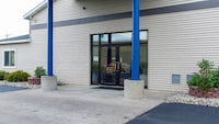 Motel 6 Baraboo, WI - Lake Delton