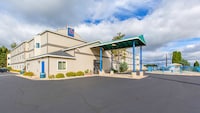 Motel 6 Baraboo, WI - Lake Delton