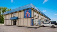 Motel 6 Rossford, OH