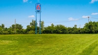 Motel 6 Rossford, OH