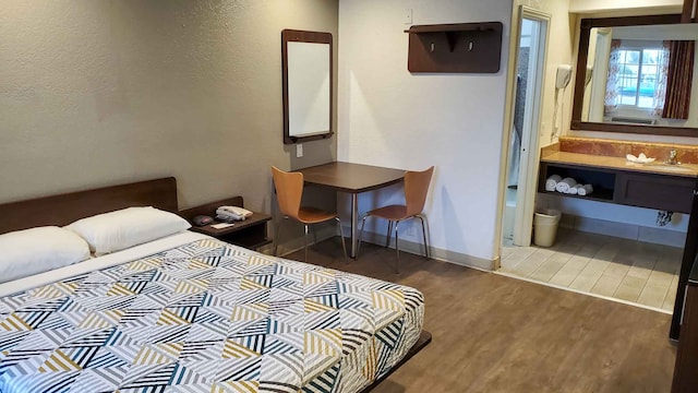 1 Queen Bed | Non-Smoking, Kitchen