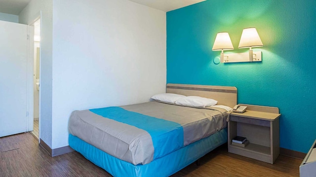 1 Queen Bed | Mobility Accessible Tub Nsmk