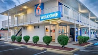 Motel 6 Lumberton, NC
