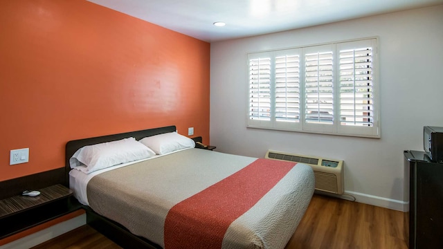 1 Queen Bed | Mob Acc RI Shwr Nsmk Micfridg