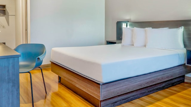 1 Queen Bed | Mini Fridge