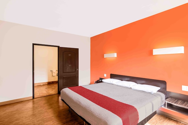 1 King Bed | Non-Smoking