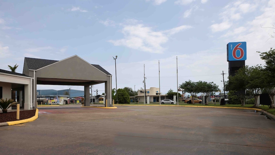 Motel 6 Lake Charles, LA, C70601, Lake-Charles