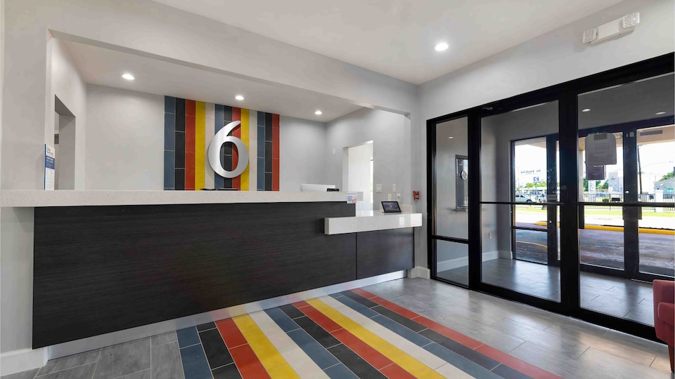 Motel 6 Lake Charles, LA, C70601, Lake-Charles