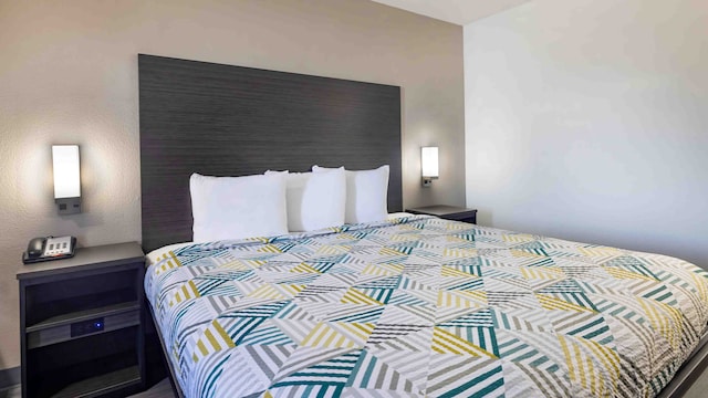 1 King Bed | Non-Smoking