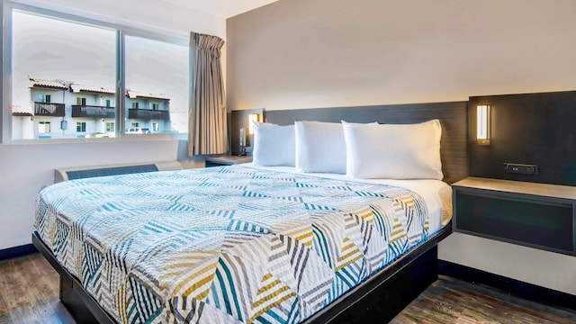 1 King Bed | Smoking, Micfridge