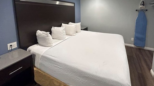 1 King Bed | Non-Smoking