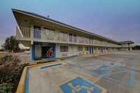 Motel 6 San Marcos, TX