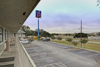Motel 6 San Marcos, TX