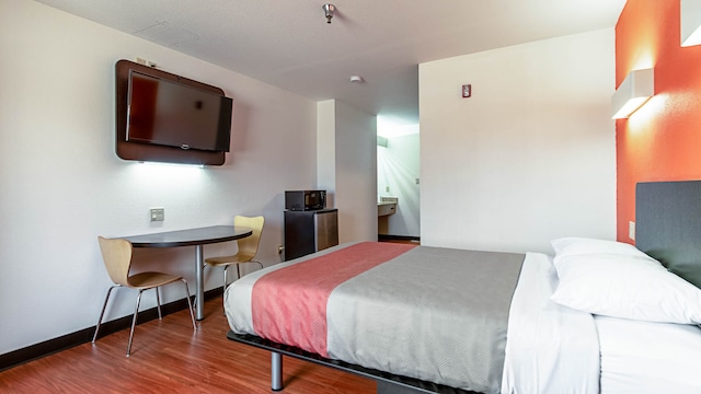 1 Full Bed | Mobil Acc Tub Nsmk Micfridge