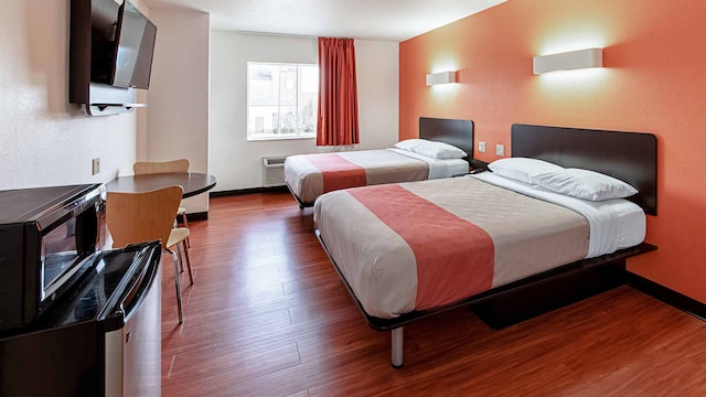 2 Full Beds | Non-Smoking, Micfridge