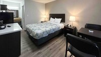 Studio 6 Suites Vancouver, WA - Waterfront