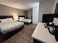Studio 6 Suites Vancouver, WA - Waterfront