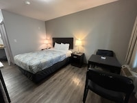 Studio 6 Suites Vancouver, WA - Waterfront