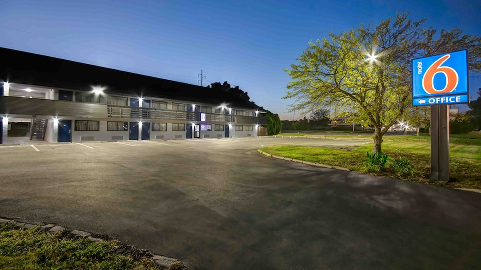 Motel 6 Columbus, OH - OSU North, C43229, Columbus OH