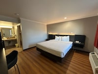 Studio 6 Mojave, CA - Airport