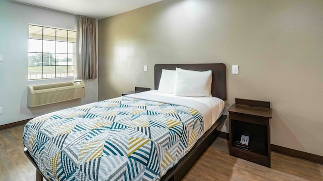 1 Full Bed | Smoking, Micfridge