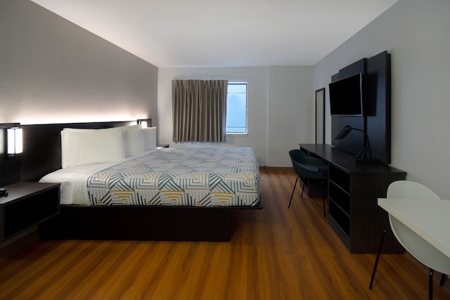 1 King Bed | Mobil Access Tub Nsmk Kitchen