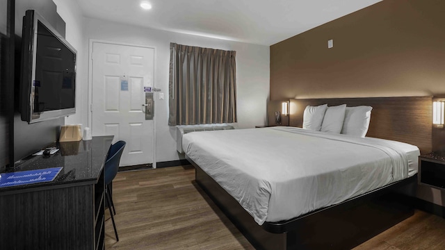 1 King Bed | Mini Fridge