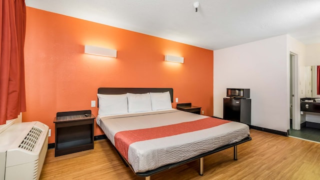 1 KING BED | NON-SMOKING