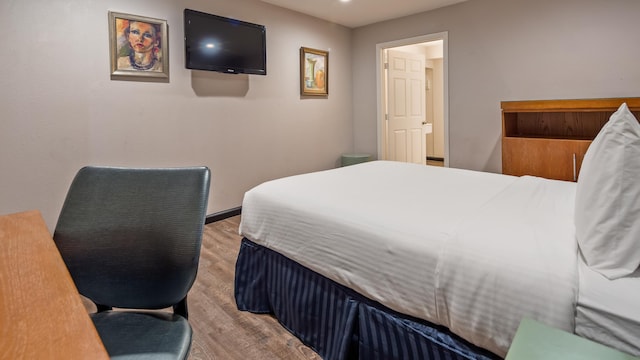 1 Queen Bed | Mob Acc RI Shwr Nsmk Micfridg