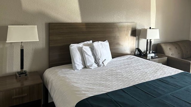 1 King Bed | Non-Smoking, Micfridge