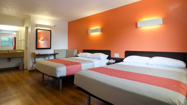 2 Queen Beds | Mobil Acc RI Shwr Smk Micfridg 